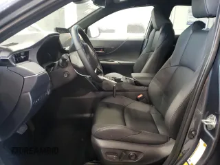 2024 Toyota Venza LE with VIN JTEAAAAH9RJ160330, listed as a Copart auction lot 72745454 with 5,620 mi miles and Salvage Title. Bid and sale history available at carsss.com. Image 7.