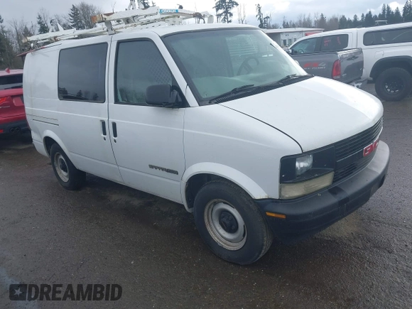 2000 GMC Safari Cargo with VIN 1GTDL19W8YB504401, listed as a IAAI auction lot 41692852 with Not Provided miles. Bid and sale history available at carsss.com. Image 1.