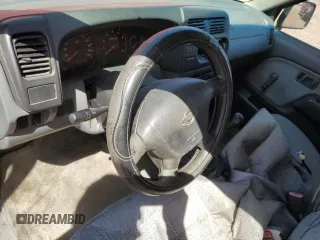 2001 Nissan Frontier XE z VIN 1N6DD21S81C378016, wystawiony jako Copart lot #53860265 z przebiegiem 121 524 mil mil oraz Czysty tytuł • Clean title. Historia ofert i sprzedaży dostępna na DreamBid. Obrazek 8.