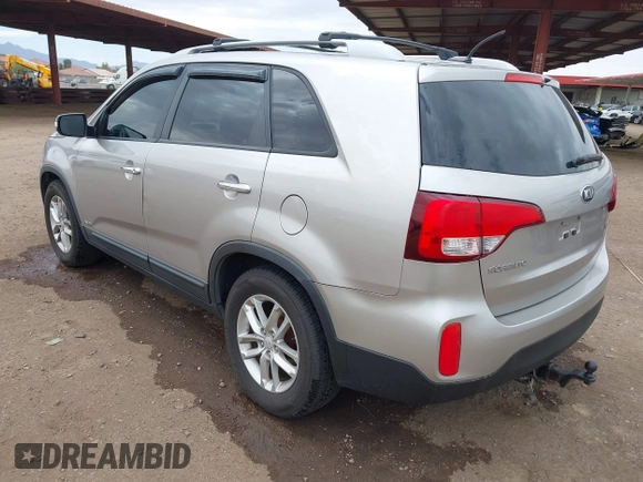2014 Kia Sorento LX with VIN 5XYKTDA78EG462214, listed as a IAAI auction lot 41922799 with 147,872 mi miles. Bid and sale history available at carsss.com. Image 3.