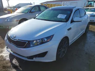2013 Kia Optima SX w/Limited Pkg with VIN 5XXGR4A61DG112602, listed as a IAAI auction lot 41847204 with 197,828 mi miles. Bid and sale history available at carsss.com. Image 2.