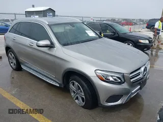 2019 Mercedes-Benz GLC with VIN WDC0G4JB4KV123402, listed as a IAAI auction lot 41748321 with 97,082 mi miles. Bid and sale history available at carsss.com. Image 1.