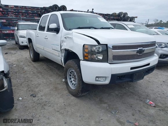 2009 Chevrolet Silverado 1500 LTZ with VIN 3GCEK33MX9G111454, listed as a IAAI auction lot 41148492 with 303,878 mi miles. Bid and sale history available at carsss.com. Image 1.