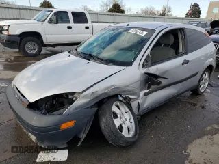 2002 Ford Focus ZX3 with VIN 3FAFP31342R240502, listed as a Copart auction lot 42998375 with 153,596 mi miles and Clean title. Bid and sale history available at DreamBid. Image 1.