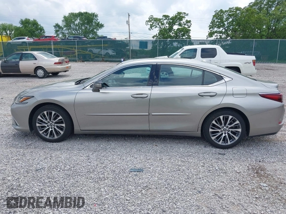 2019 Lexus ES 350 with VIN 58ABZ1B13KU015358, listed as a IAAI auction lot 42142214 with 84,766 mi miles and . Bid and sale history available at DreamBid. Image 14.