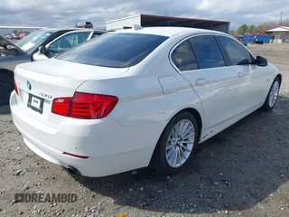 2011 BMW 5 Series 535i z VIN WBAFR7C50BC804345, wystawiony jako IAAI lot #41856642 z przebiegiem 127 357 mil mil oraz . Historia ofert i sprzedaży dostępna na DreamBid. Obrazek 4.