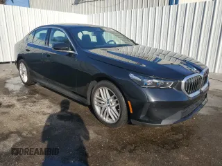 2025 BMW 5 Series 530i with VIN WBA43FJ07SCT71116, listed as a Copart auction lot 42772715 with 4,666 mi miles and Clean Title. Bid and sale history available at carsss.com. Image 4.
