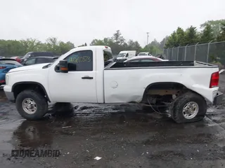2009 GMC Sierra 1500 Work Truck z VIN 1GTEC14C59Z900876, wystawiony jako IAAI lot #42240573 z przebiegiem 315 043 mil mil oraz . Historia ofert i sprzedaży dostępna na DreamBid. Obrazek 14.
