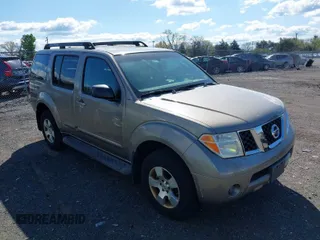 2007 Nissan Pathfinder SE with VIN 5N1AR18W87C624626, listed as a IAAI auction lot 42055780 with 113,607 mi miles. Bid and sale history available at carsss.com. Image 1.
