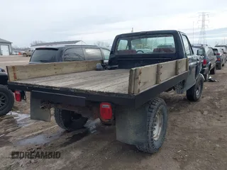 1990 Ford F-250 with VIN 1FTEF26N4LLB10443, listed as a IAAI auction lot 41724152 with 648,598 mi miles and . Bid and sale history available at DreamBid. Image 4.