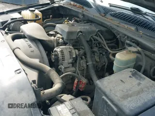 2000 GMC Yukon XL SLT with VIN 3GKFK16T4YG173818, listed as a IAAI auction lot 42758715 with 326,432 mi miles and . Bid and sale history available at DreamBid. Image 15.
