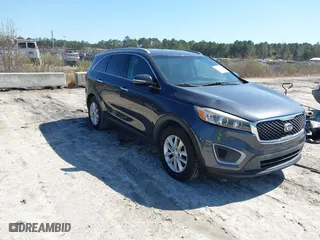 2017 Kia Sorento LX V6 with VIN 5XYPG4A55HG225693, listed as a IAAI auction lot 41790727 with 116,451 mi miles. Bid and sale history available at carsss.com. Image 1.