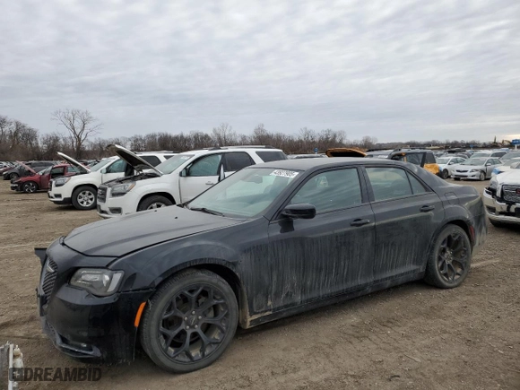 2019 Chrysler 300 with VIN 2C3CCABGXKH682862, listed as a Copart auction lot 43927905 with 93,707 mi miles and Salvage Title. Bid and sale history available at carsss.com. Image 1.
