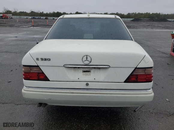 1995 Mercedes-Benz E Class with VIN WDBEA32E7SC196256, listed as a Copart auction lot 51487935 with 103,645 mi miles and Clean Title. Bid and sale history available at carsss.com. Image 6.