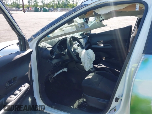 2023 Nissan Kicks S z VIN 3N1CP5BV7PL517987, wystawiony jako IAAI lot #42002906 z przebiegiem 40 297 mil mil oraz . Historia ofert i sprzedaży dostępna na DreamBid. Obrazek 5.