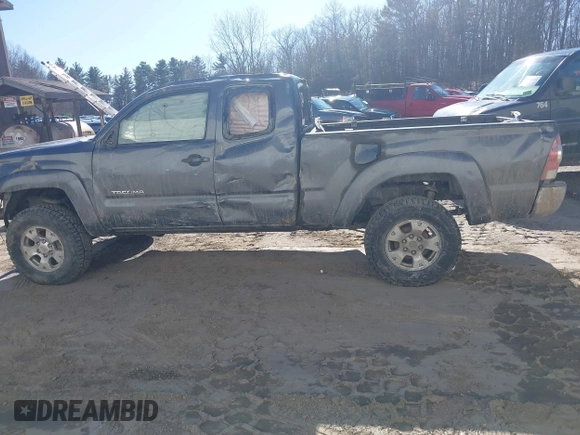 2009 Toyota Tacoma with VIN 5TEUU42N69Z670462, listed as a IAAI auction lot 41908357 with 208,430 mi miles. Bid and sale history available at carsss.com. Image 14.