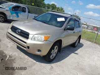 2007 Toyota RAV4 with VIN JTMBD33V476028333, listed as a IAAI auction lot 42077650 with 100,244 mi miles. Bid and sale history available at carsss.com. Image 2.
