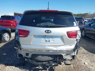 2020 Kia Sorento LX with VIN 5XYPG4A33LG664852, listed as a IAAI auction lot 41739019 with 110,424 mi miles. Bid and sale history available at carsss.com. Image 17.