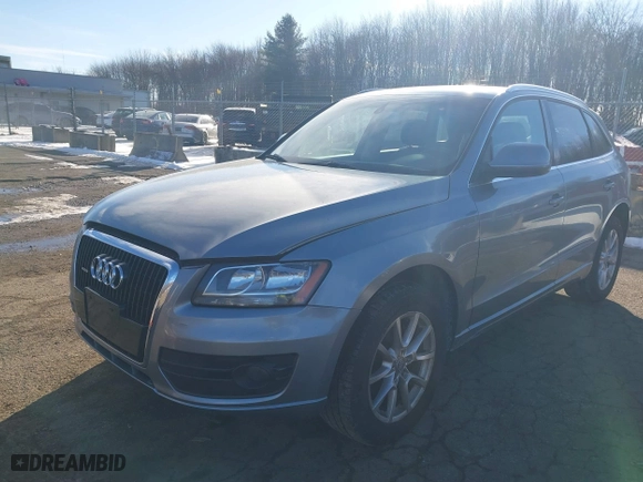 2010 Audi Q5 Premium with VIN WA1CKAFP0AA044460, listed as a IAAI auction lot 41455928 with 227,462 mi miles. Bid and sale history available at carsss.com. Image 2.