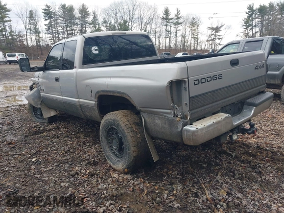 1998 Dodge Ram 2500 with VIN 3B7KF22D1WG102284, listed as a IAAI auction lot 41558563 with 1 mi miles. Bid and sale history available at carsss.com. Image 3.