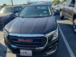 2022 GMC Terrain SLE z VIN 3GKALMEV5NL152975, wystawiony jako IAAI lot #42832683 z przebiegiem 51 624 mil mil oraz . Historia ofert i sprzedaży dostępna na DreamBid. Obrazek 1.