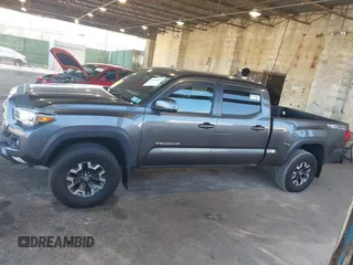 2017 Toyota Tacoma SR5 with VIN 3TMDZ5BN9HM022388, listed as a IAAI auction lot 42066091 with 73,346 mi miles. Bid and sale history available at carsss.com. Image 15.