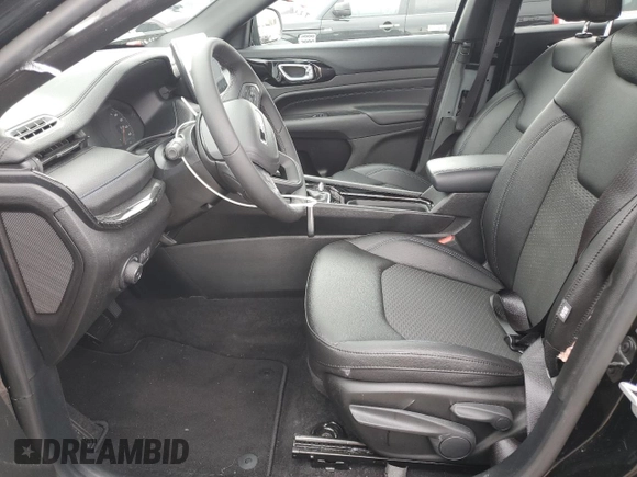 2025 Jeep Compass Latitude с VIN 3C4NJDBN5ST505542, выставлен на аукционе Copart как лот 48170865 с пробегом 1 000 миль миль и Списание • Salvage title. История ставок и продаж доступна на DreamBid. Изображение 7.