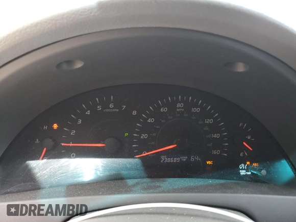 2008 Toyota Camry LE z VIN 4T1BK46K38U564521, wystawiony jako Copart lot #56508825 z przebiegiem 238 689 mil mil oraz Czysty tytuł • Clean title. Historia ofert i sprzedaży dostępna na DreamBid. Obrazek 9.