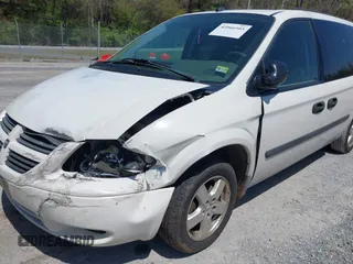 2005 Dodge Caravan with VIN 1D4GP24R15B314267, listed as a IAAI auction lot 42066505 with 207,810 mi miles. Bid and sale history available at carsss.com. Image 6.