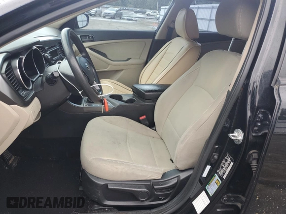 2013 Kia Optima LX z VIN 5XXGM4A79DG144608, wystawiony jako Copart lot #57461585 z przebiegiem 120 677 mil mil oraz Szkoda całkowita • Salvage title. Historia ofert i sprzedaży dostępna na DreamBid. Obrazek 7.