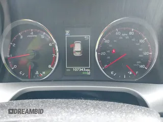 2017 Toyota RAV4 SE z VIN 2T3JFREV2HW677084, wystawiony jako IAAI lot #42236638 z przebiegiem 107 343 mil mil oraz . Historia ofert i sprzedaży dostępna na DreamBid. Obrazek 7.
