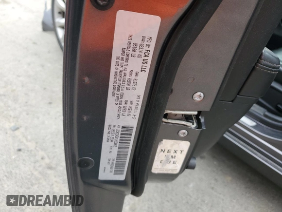 2018 Chrysler 300 Limited z VIN 2C3CCAEG7JH159616, wystawiony jako Copart lot #53839185 z przebiegiem 156 482 mil mil oraz Szkoda całkowita • Salvage title. Historia ofert i sprzedaży dostępna na DreamBid. Obrazek 12.