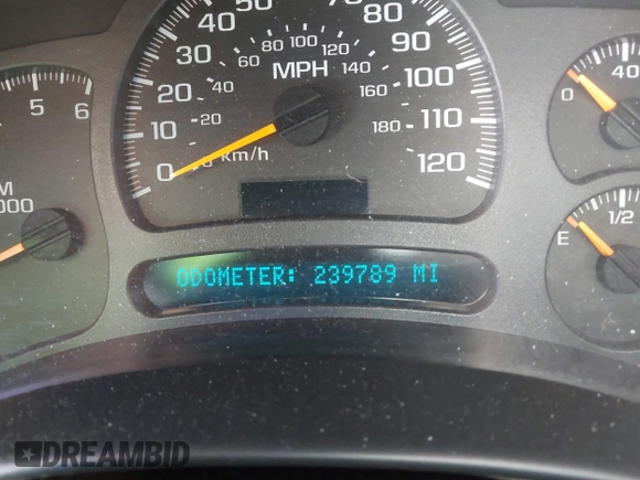 2003 Chevrolet Suburban LT with VIN 3GNEC16ZX3G322144, listed as a IAAI auction lot 41439053 with 239,789 mi miles. Bid and sale history available at carsss.com. Image 7.