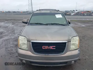 2007 GMC Yukon XL SLT with VIN 1GKFK16327J266852, listed as a IAAI auction lot 41198942 with 243,905 mi miles. Bid and sale history available at carsss.com. Image 12.