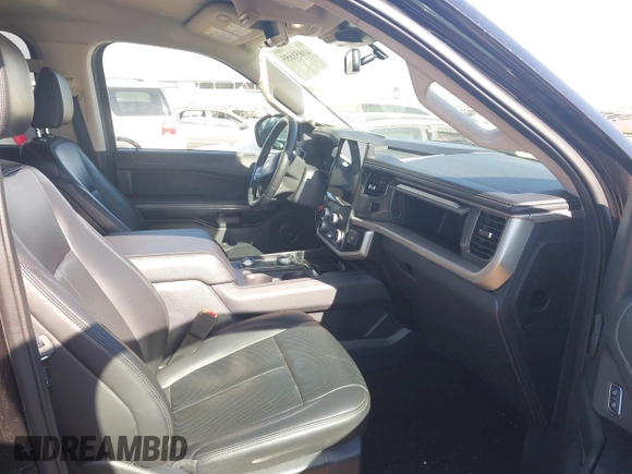 2024 Ford Expedition Max XLT with VIN 1FMJK1J8XREA43510, listed as a IAAI auction lot 41651655 with 28,356 mi miles and . Bid and sale history available at DreamBid. Image 5.