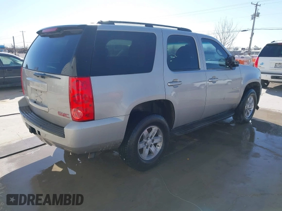 2007 GMC Yukon SLT with VIN 1GKFK13017R172120, listed as a IAAI auction lot 41740463 with 1 mi miles. Bid and sale history available at carsss.com. Image 4.