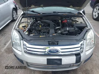 2008 Ford Fusion S with VIN 3FAHP06ZX8R123780, listed as a IAAI auction lot 40365258 with 100,661 mi miles. Bid and sale history available at carsss.com. Image 10.