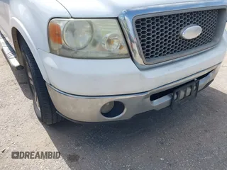 2006 Ford F-150 XLT z VIN 1FTPW12526KB72538, wystawiony jako IAAI lot #42544439 z przebiegiem 258 261 mil mil oraz . Historia ofert i sprzedaży dostępna na DreamBid. Obrazek 6.