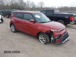2022 Kia Soul LX with VIN KNDJ23AU8N7836980, listed as a IAAI auction lot 41871840 with 47,162 mi miles. Bid and sale history available at carsss.com. Image 1.