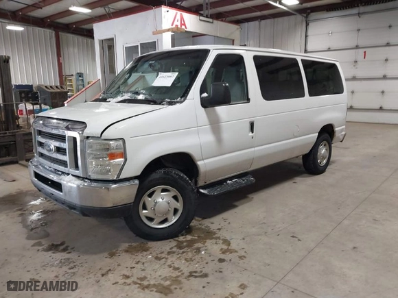 2012 Ford Econoline Wagon XL with VIN 1FBNE3BLXCDB00141, listed as a IAAI auction lot 41623087 with 173,289 mi miles. Bid and sale history available at carsss.com. Image 2.