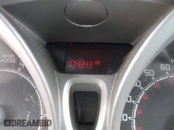 2011 Ford Fiesta SE z VIN 3FADP4BJ3BM147784, wystawiony jako IAAI lot #42567083 z przebiegiem 104 843 mil mil oraz . Historia ofert i sprzedaży dostępna na DreamBid. Obrazek 7.