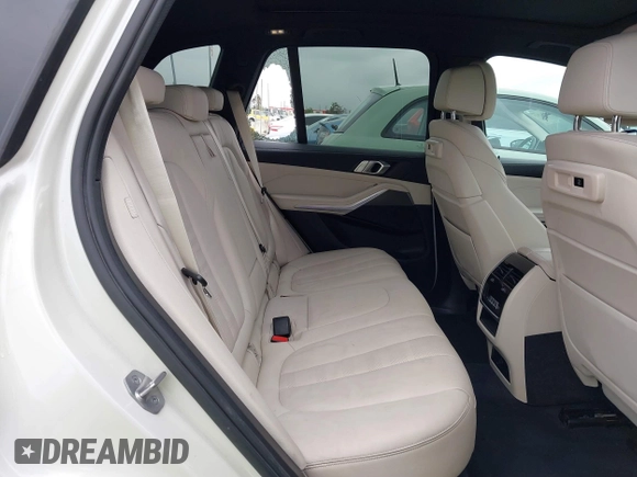 2022 BMW X5 sDrive40i with VIN 5UXCR4C09N9M22050, listed as a IAAI auction lot 41573419 with 33,574 mi miles. Bid and sale history available at carsss.com. Image 8.