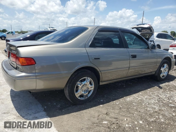2001 Toyota Camry CE with VIN 4T1BG22K11U106302, listed as a Copart auction lot 55986065 with 151,932 mi miles and Salvage Title. Bid and sale history available at DreamBid. Image 3.