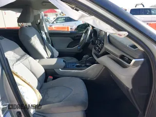 2020 Toyota Highlander LE with VIN 5TDBZRBH0LS045947, listed as a IAAI auction lot 41489923 with 81,946 mi miles and . Bid and sale history available at DreamBid. Image 5.