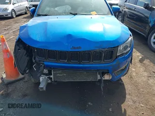 2019 Jeep Compass Latitude z VIN 3C4NJDBB9KT713896, wystawiony jako IAAI lot #42055180 z przebiegiem 67 025 mil mil oraz . Historia ofert i sprzedaży dostępna na DreamBid. Obrazek 6.
