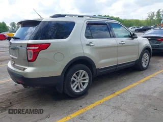 2011 Ford Explorer XLT z VIN 1FMHK8D88BGA81069, wystawiony jako IAAI lot #42276921 z przebiegiem 211 646 mil mil oraz . Historia ofert i sprzedaży dostępna na DreamBid. Obrazek 4.