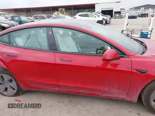 2023 Tesla Model 3 z VIN 5YJ3E1EA4PF384642, wystawiony jako IAAI lot #41496074 z przebiegiem 10 860 mil mil oraz . Historia ofert i sprzedaży dostępna na DreamBid. Obrazek 12.