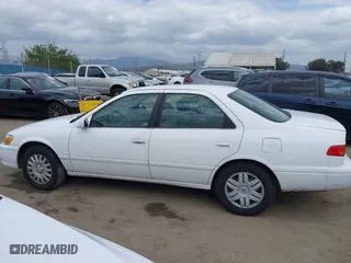 2000 Toyota Camry CE with VIN JT2BG22K0Y0430680, listed as a IAAI auction lot 42047038 with 195,572 mi miles. Bid and sale history available at carsss.com. Image 14.