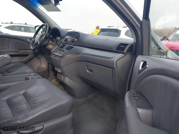 2007 Honda Odyssey EX-L with VIN 5FNRL38687B042064, listed as a IAAI auction lot 41468860 with 199,688 mi miles. Bid and sale history available at carsss.com. Image 5.