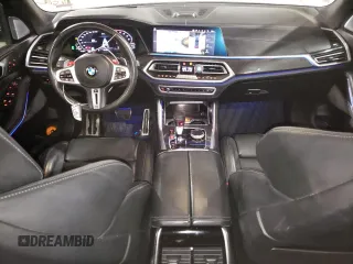 2021 BMW X5 M z VIN 5YMJU0C07M9E05109, wystawiony jako Copart lot #86393584 z przebiegiem 47 274 mil mil oraz Szkoda całkowita • Salvage title. Historia ofert i sprzedaży dostępna na DreamBid. Obrazek 8.